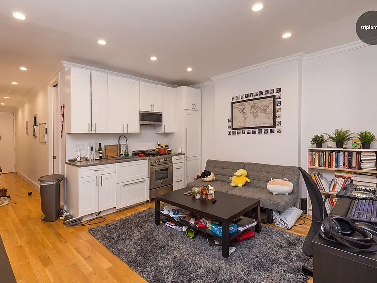 228 E 27th St #5C — Photo 1