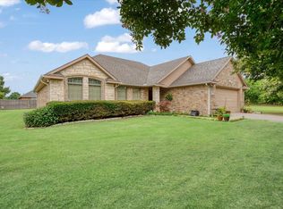 2215 Albert Broadfoot St, Bonham, TX 75418