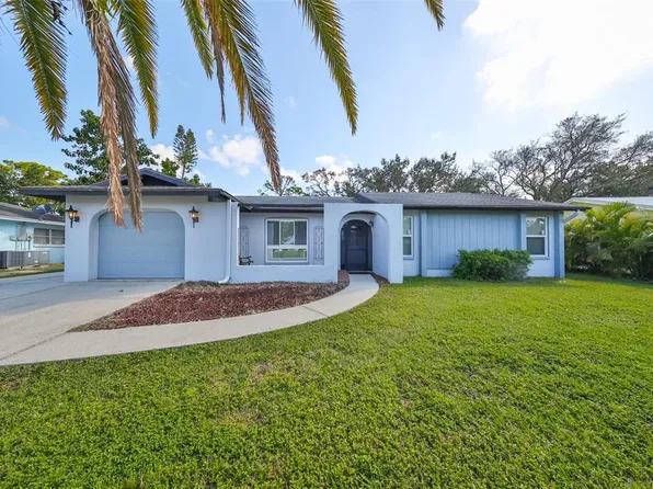 3725 Woodmont Dr, Sarasota, FL 34232