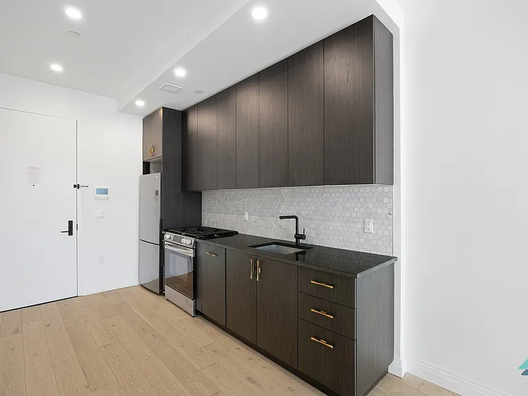 875 4th Ave #706 — Photo 4