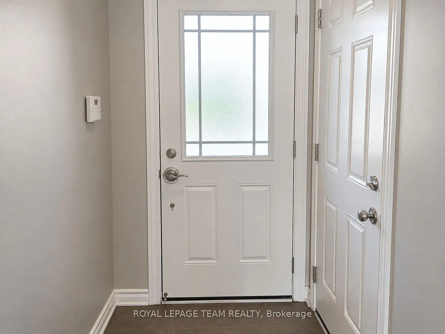 3 bed, $2,700 — Photo 2