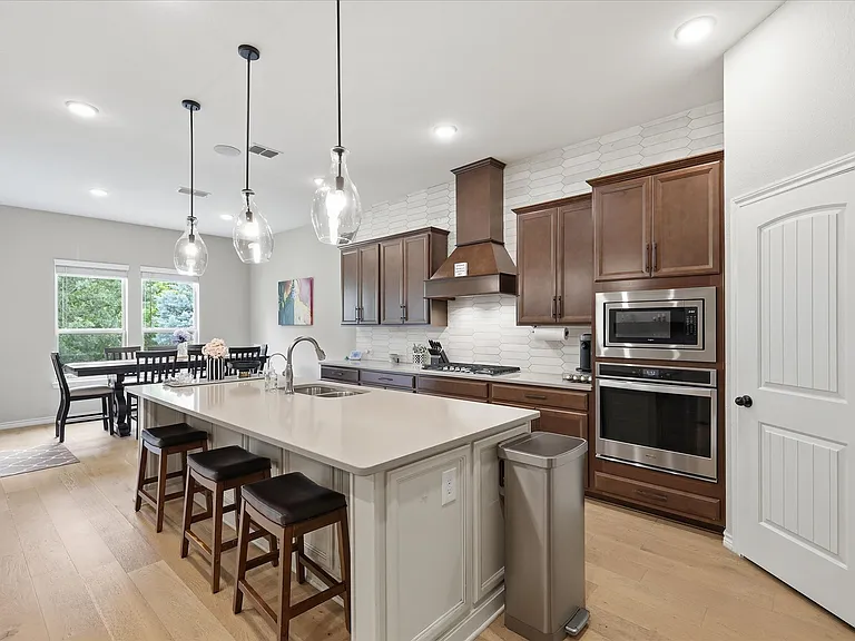 616 Lake Cove Dr — Photo 15