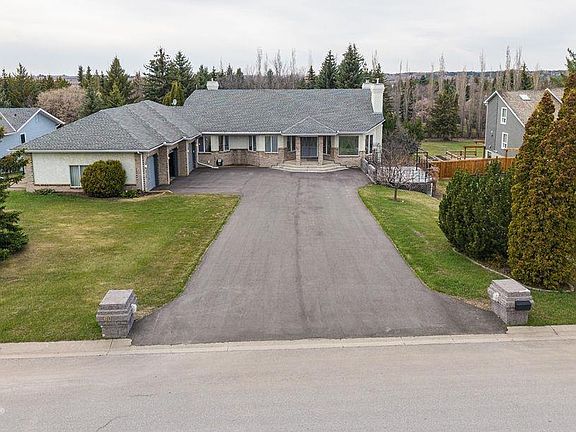 2nd image of 60 Sturgeon View Cres
