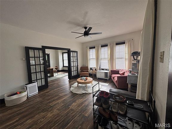 4th image of 230 Magnolia Ave