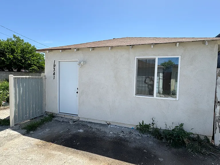 19339 Vanowen St #B — Photo 25