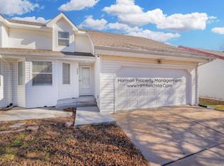 1502 S Goebel Cir, Wichita, KS 67207