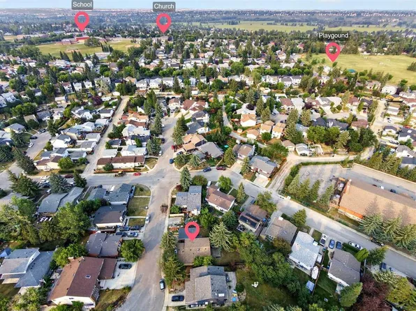 207 NW Deer Ridge Way SE, Calgary, AB T2J 5Y8