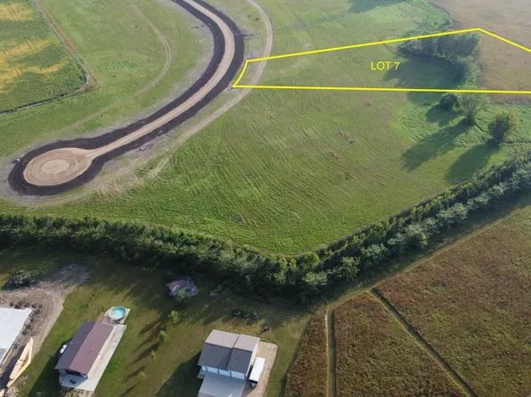 7 Oak Creek Cir, Big Stone City, SD 57216