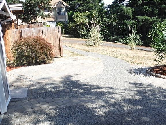 3rd image of 11822 SE 223rd Dr