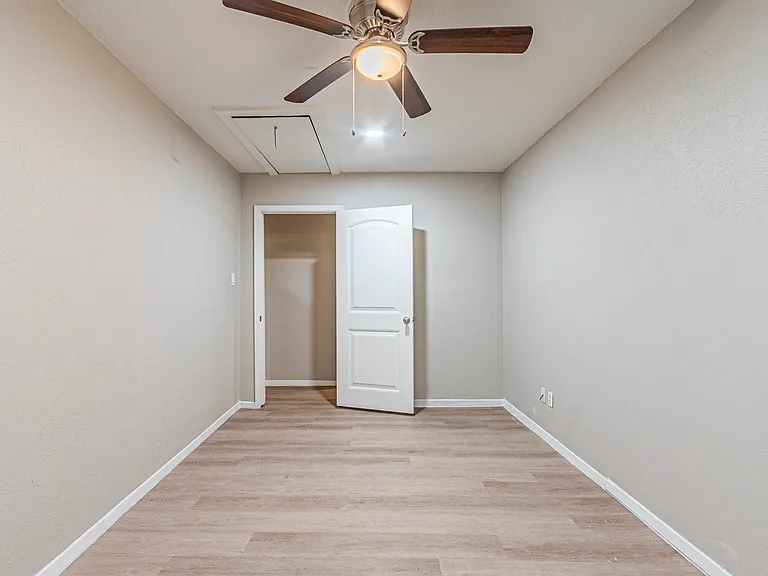 3728 Yosemite Dr — Photo 5