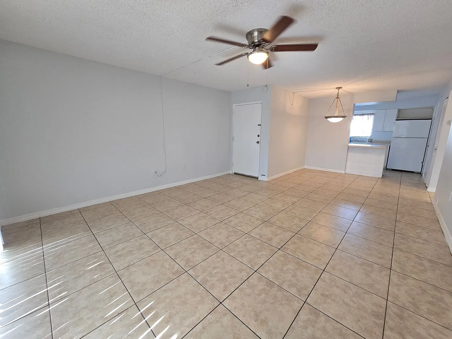 All inclusive 2 bed/ 1 bath condo in Hidden Lakes - Coming Soon near Downtown SRQ — Photo 3