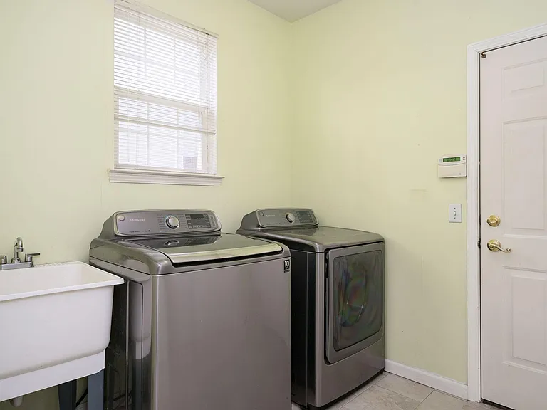 14864 Liri Dr — Photo 28