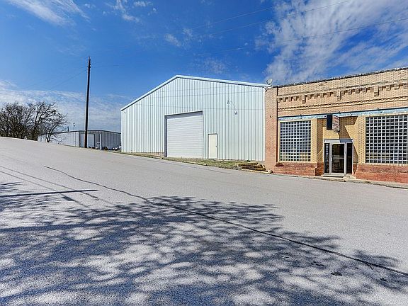 4th image of 116 Hoxie