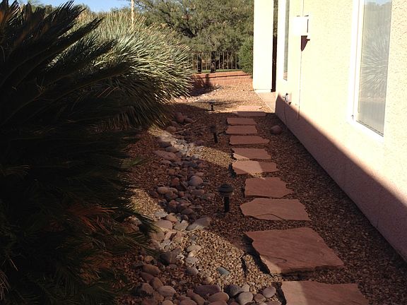 walkway from side courtyard 