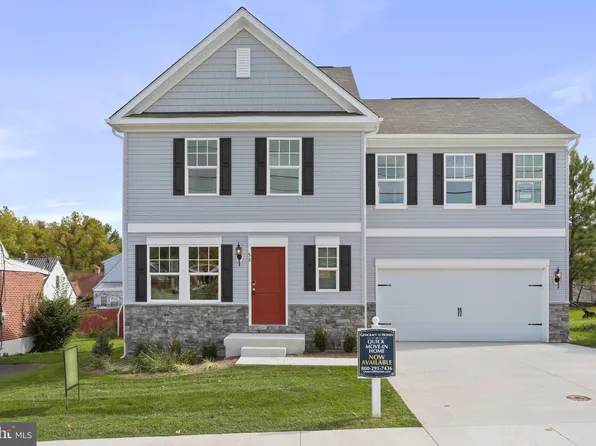 58 School St, Romney, WV 26757