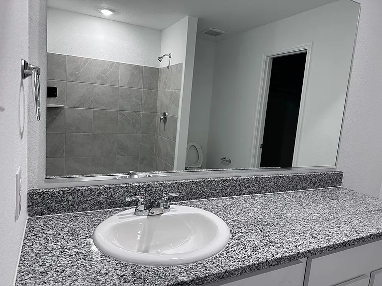 1521 Vattier St — Photo 8