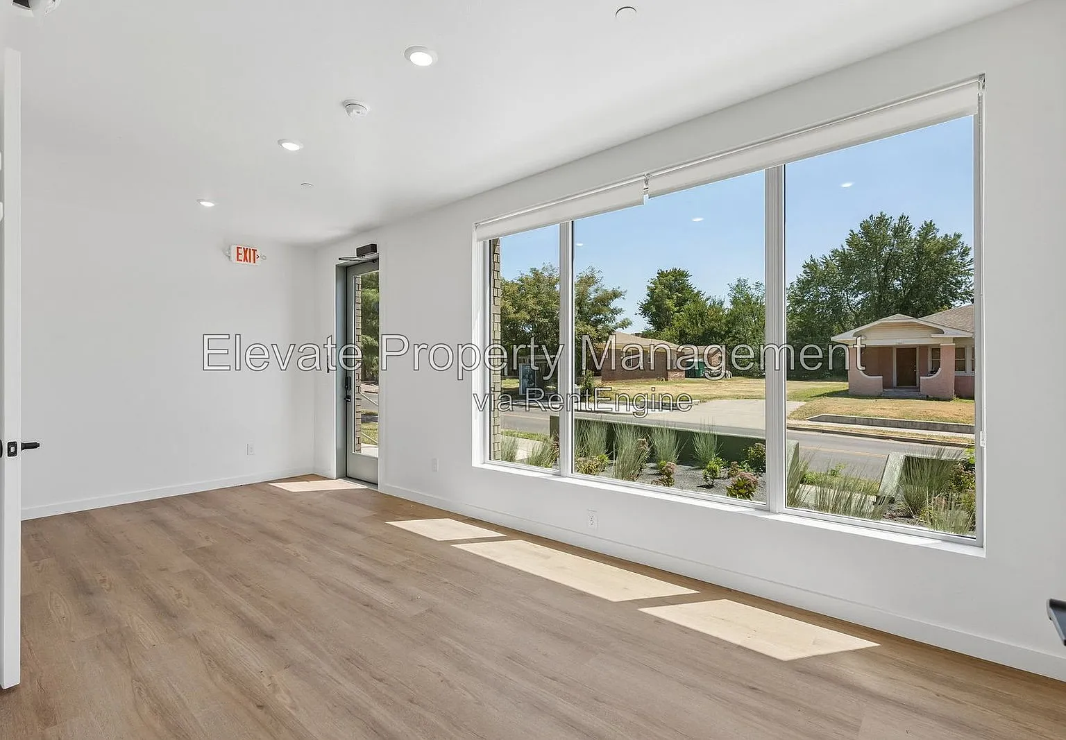 2 bed, 1.0 bath, 898 sqft, $1,850 — Photo 3