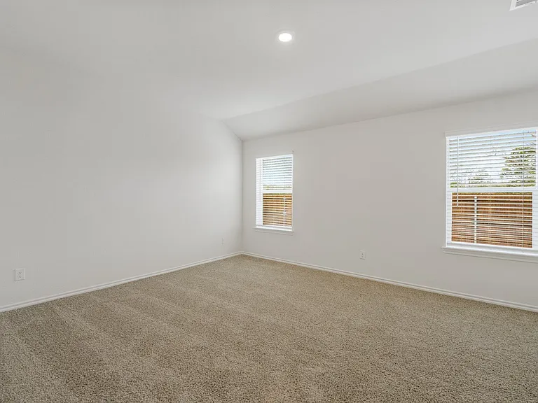 1543 Brooke Dr — Photo 5