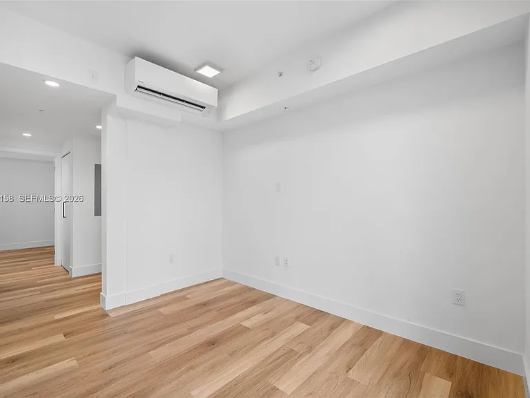 650 SW 1st St #206 — Photo 6