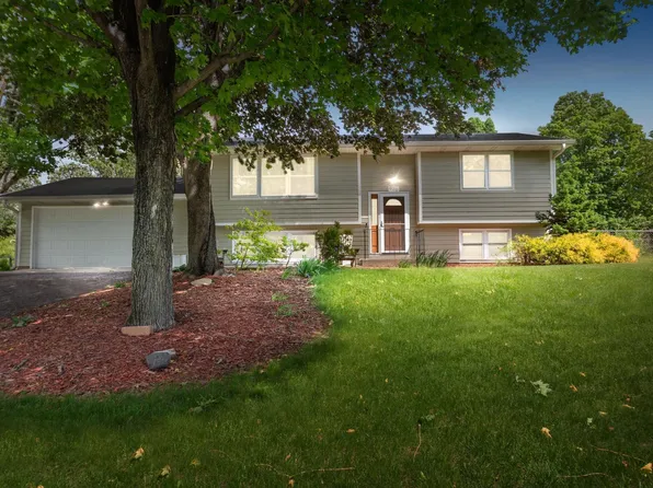 620 Sally Cir, Eagan, MN 55121