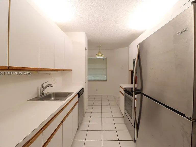 1200 SW 124th Ter #201O — Photo 10