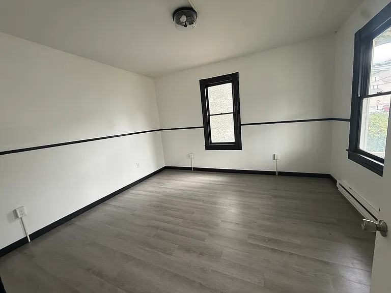 125 Walnut St #1 — Photo 8