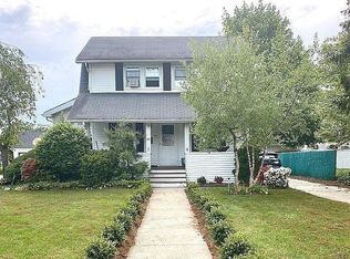79 Grant Ave, East Rockaway, NY 11518