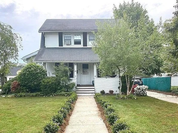 79 Grant Avenue, East Rockaway, NY 11518