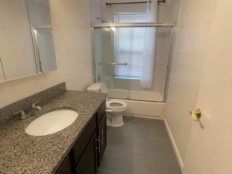 1503 Plymouth Rd — Photo 19