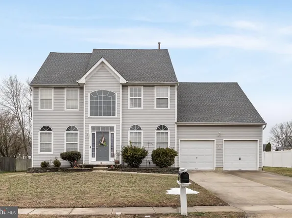 14 Glen Burnie Dr, Sicklerville, NJ 08081