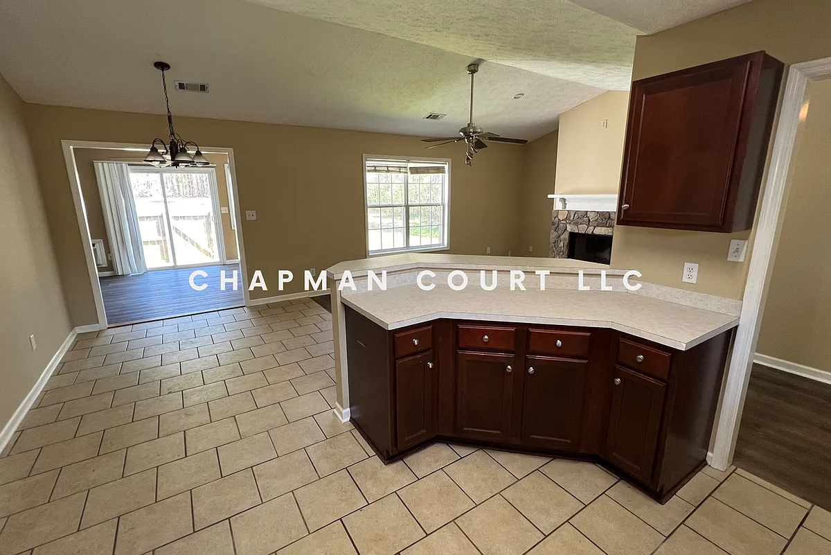 Building Photo - 426 Hampton Green Dr