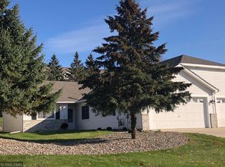 7590 Newbury Rd, Woodbury, MN 55125