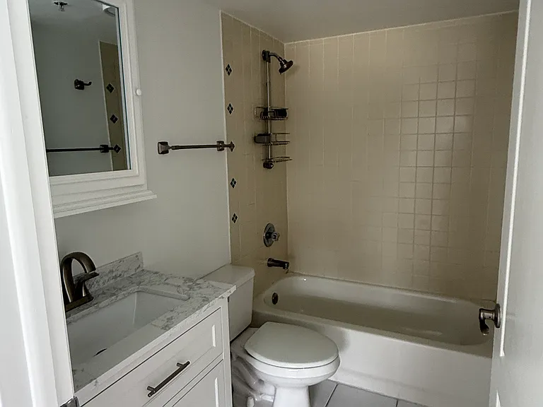 3052 SW 27th Ave #404 — Photo 12