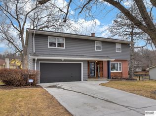 105 Lorraine Dr, Bellevue, NE 68005