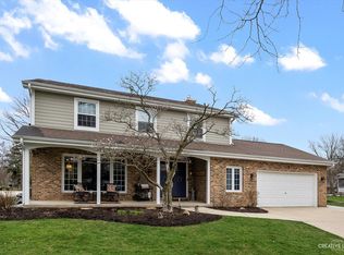 9 Cedar Gate Cir, Sugar Grove, IL 60554