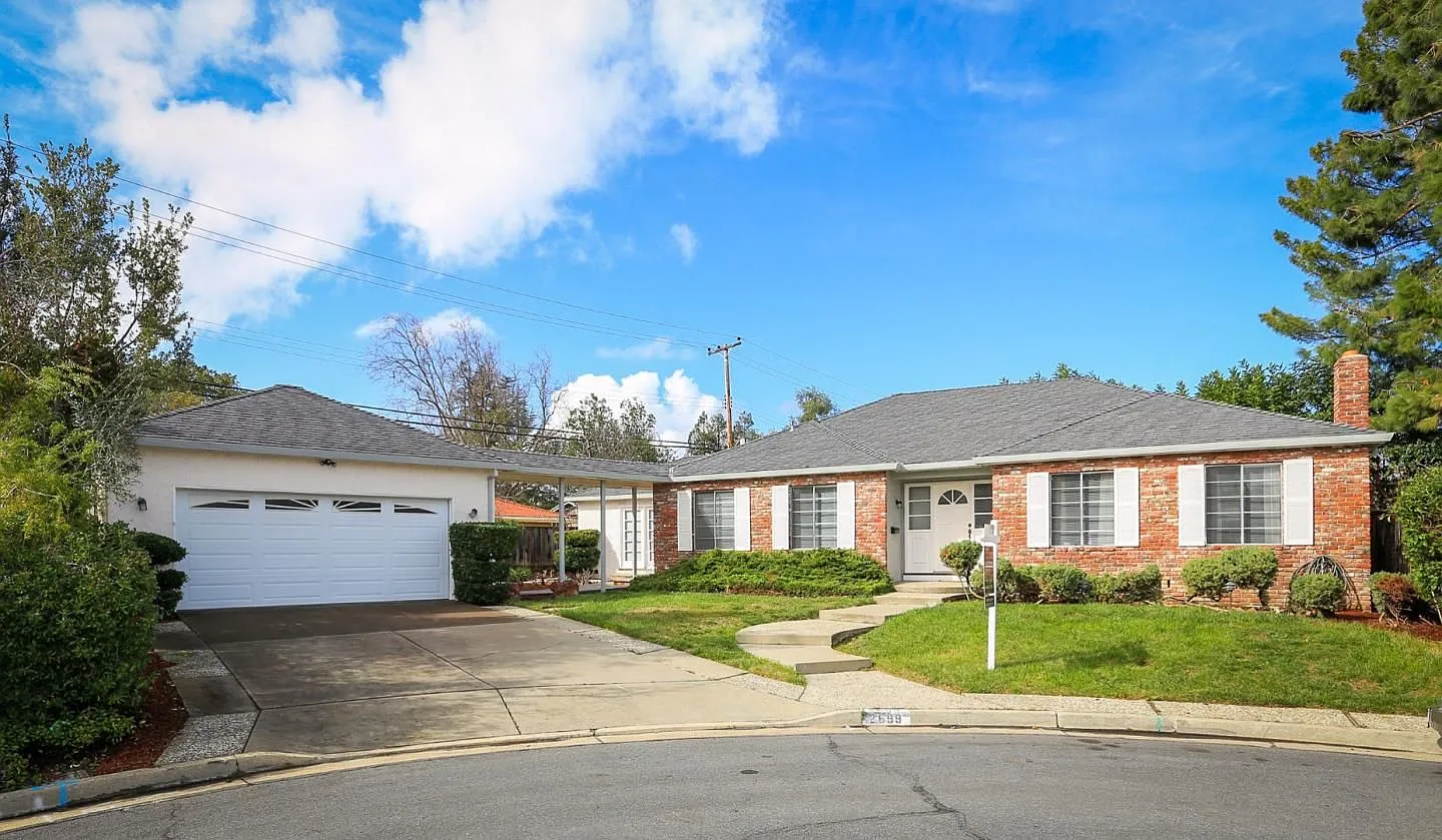 2699 Maplewood Ln photo 1
