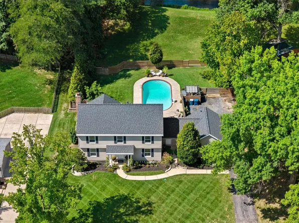 1533 Candish Ln, Chesterfield, MO 63017