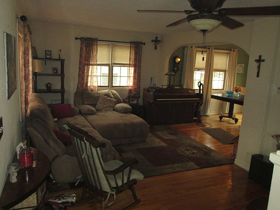 3rd image of 10 Highland Ave