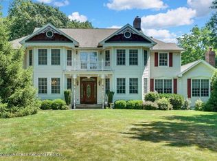 1 McMenamy Pl, Tinton Falls, NJ 07724