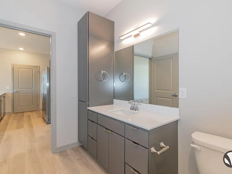 Chateau at Yankee Hill Apartments — Photo 49
