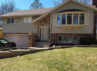 3305 Knob Ln NW, Rochester, MN 55901