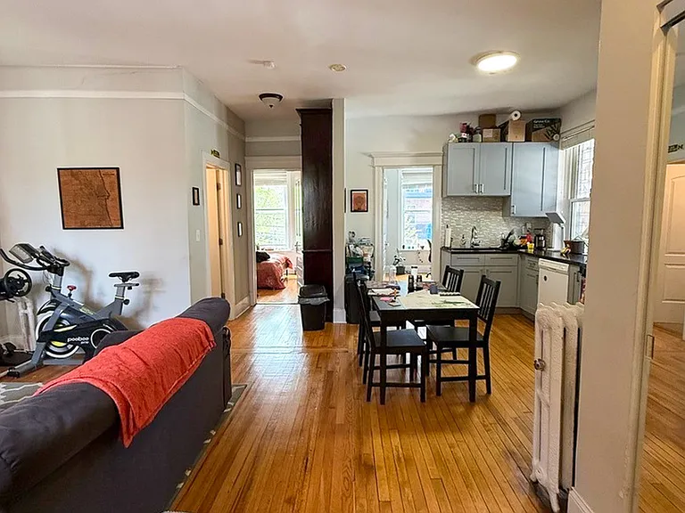 721 W Roscoe St #2 — Photo 10
