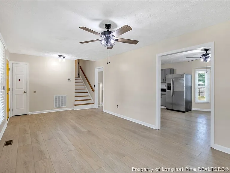 1931 Daphne Cir — Photo 7