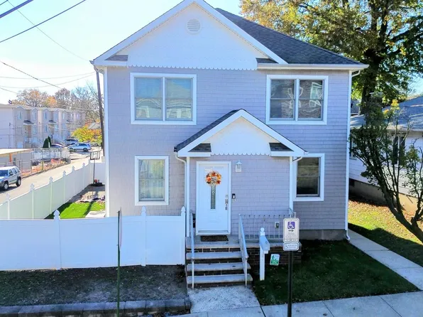 306 Lincoln Ave, Secaucus, NJ 07094