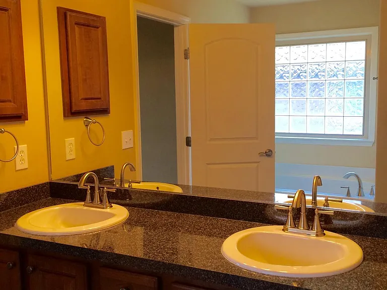 108 Grantham Cir — Photo 15
