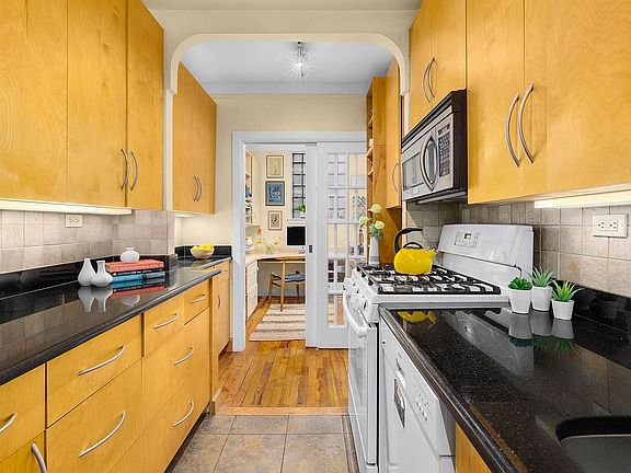 3rd image of 44 Prospect Park W APT A7