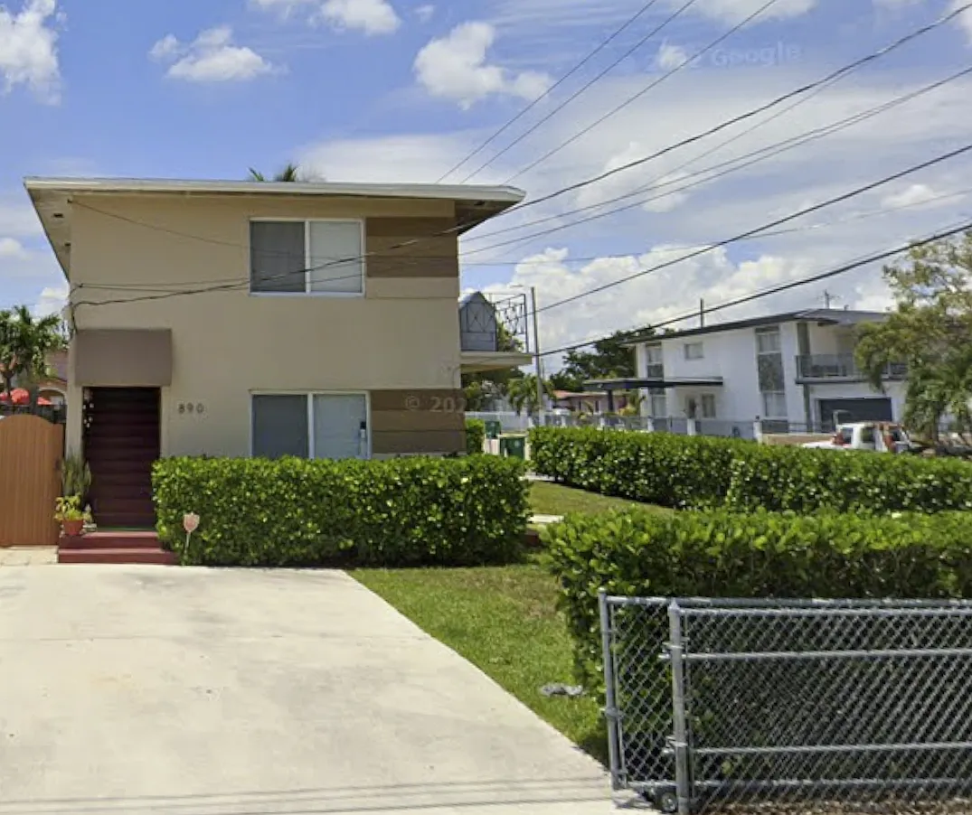 2 bed, 900 sqft, $2,300 — Photo 2