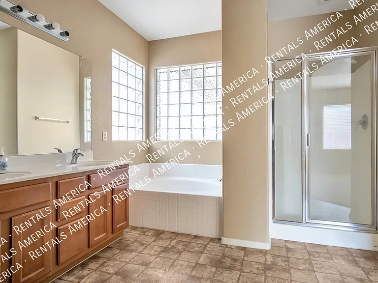 4451 E Moreno Ct — Photo 11