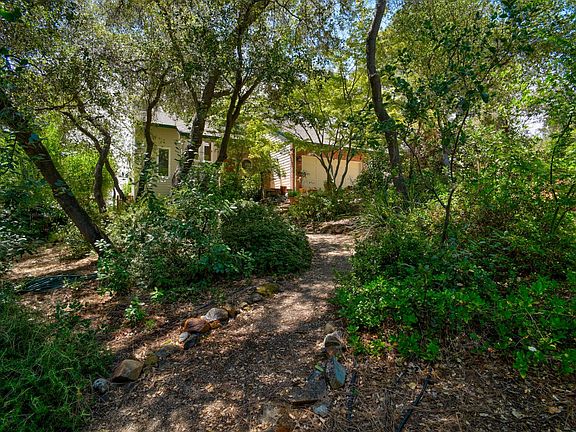 2nd image of 2547 Lakeridge Oaks Dr
