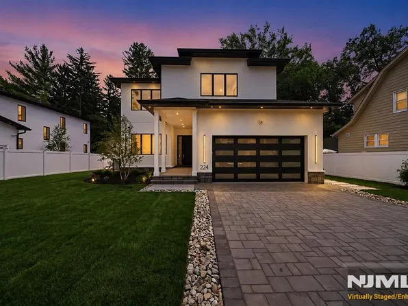 224 Riveredge Rd, Tenafly, NJ 07670